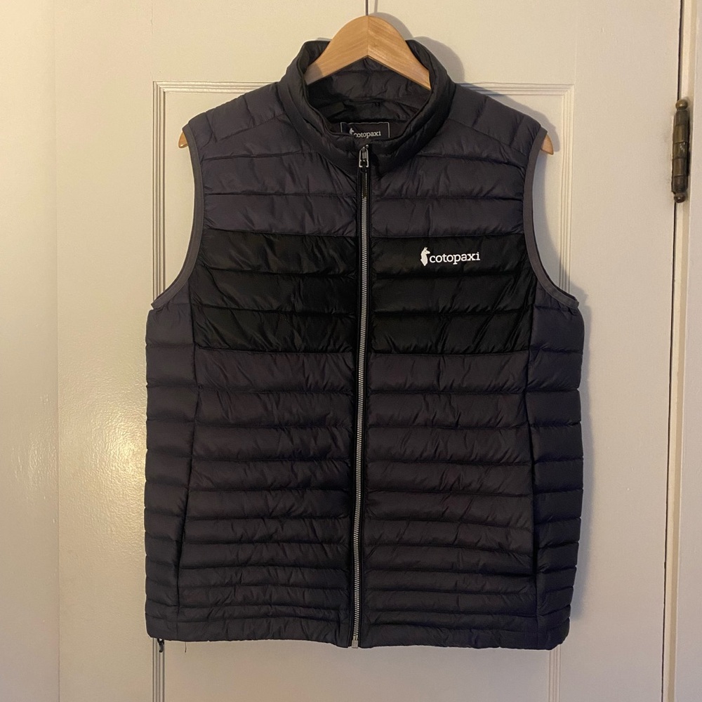 Cotopaxi Men's Navy Puffer Vest
